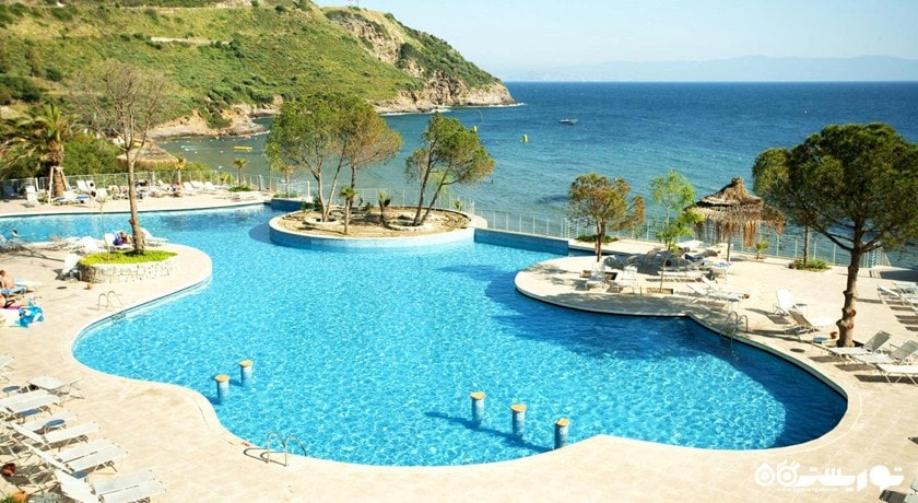 استخر روباز هتل آریا کلاروس بیچ اَند اسپا ریزورت